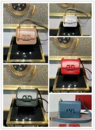 Picture of Valentino Handbags _SKUfw129868842fw